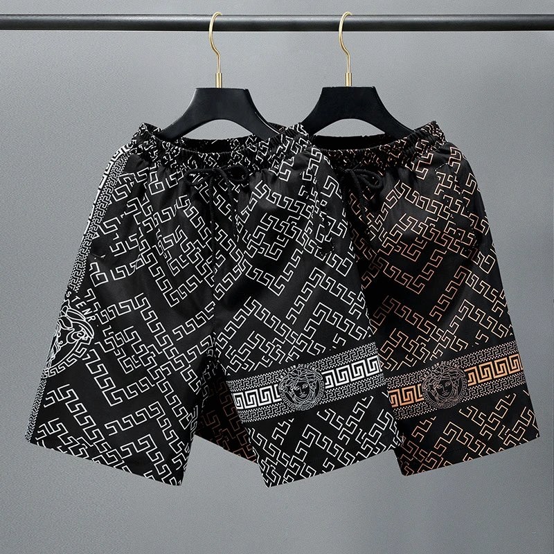 Versace Black Shorts im Alltags-Lässig-Stil im Test: Die Schwarz-Gold-Option, die 5XL-Grenze und ein Bund ohne Nachgiebigkeit